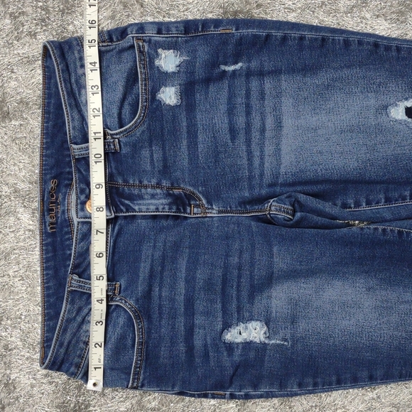 Maurice's Small X-Short mid rise Distressed slightly stretchy jeans - Picture 9 of 12